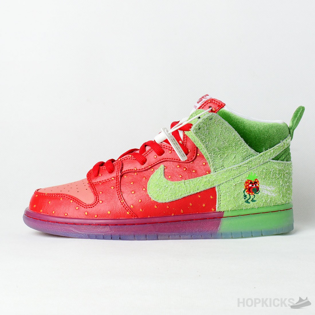sb dunk strawberry